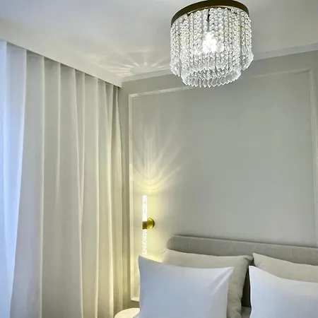 Elegant Near The European Quarter Apartment
