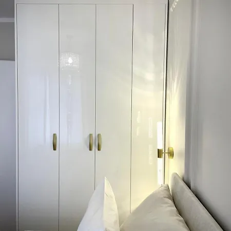 Elegant Near The European Quarter *